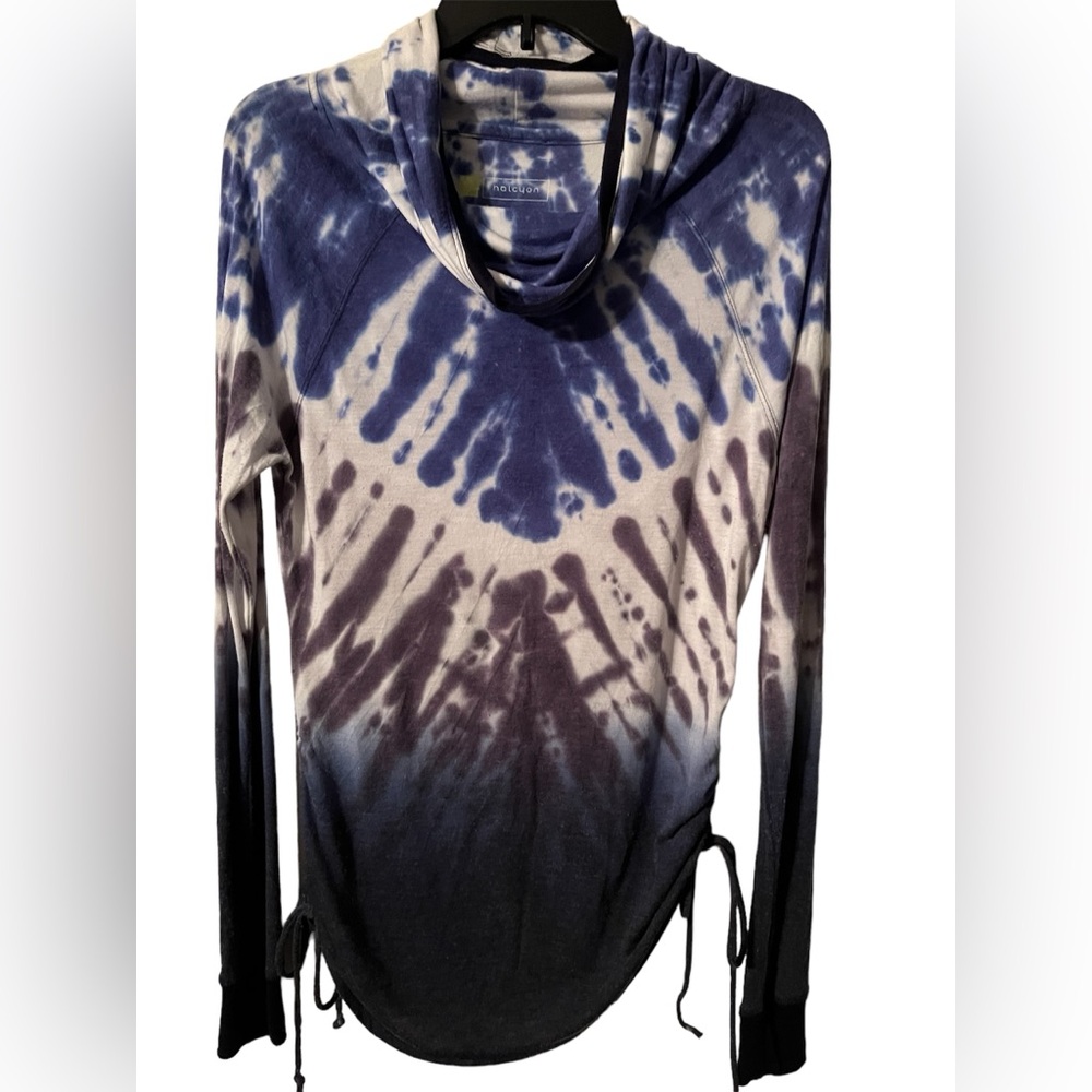 Women’s long sleeve, multi purple, blue tie-dye tie, sides, cow neck M Halcyom